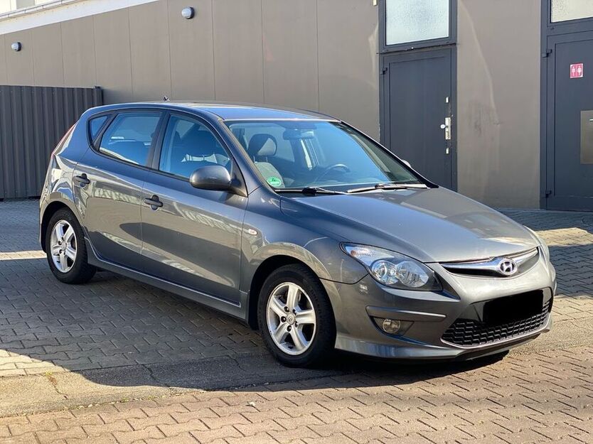 i30