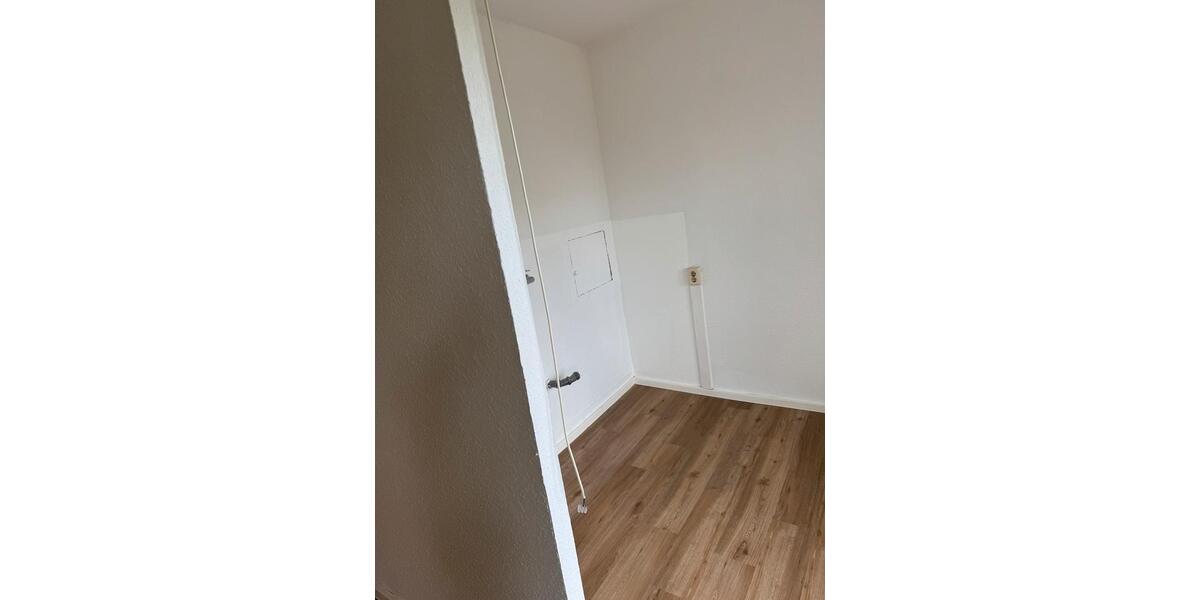 Etagenwohnung Halle (Saale) Damaschkestraße - 1 Zimmer, 30 m&sup2;, 276&euro; | Angebot:24872017
