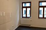 Frisch renoviert und bezugsfertig - 2 Zimmer, Küche, Bad!