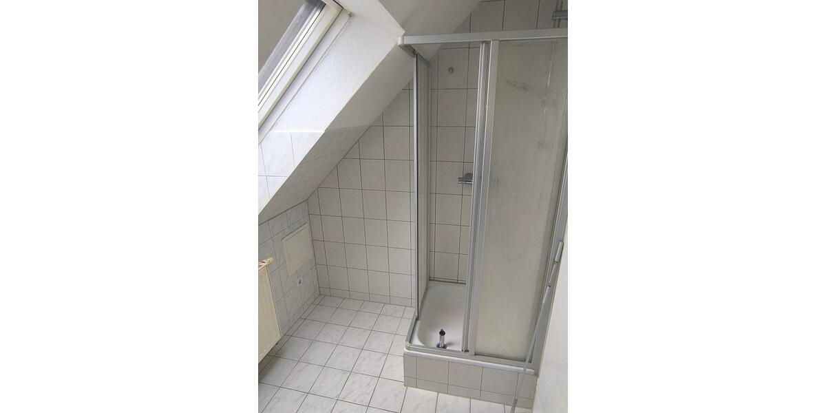 Dachgeschoßwohnung Halle (Saale) Gesundbrunnen - 3 Zimmer, 88 m&sup2;, 664&euro; | Angebot:24491357