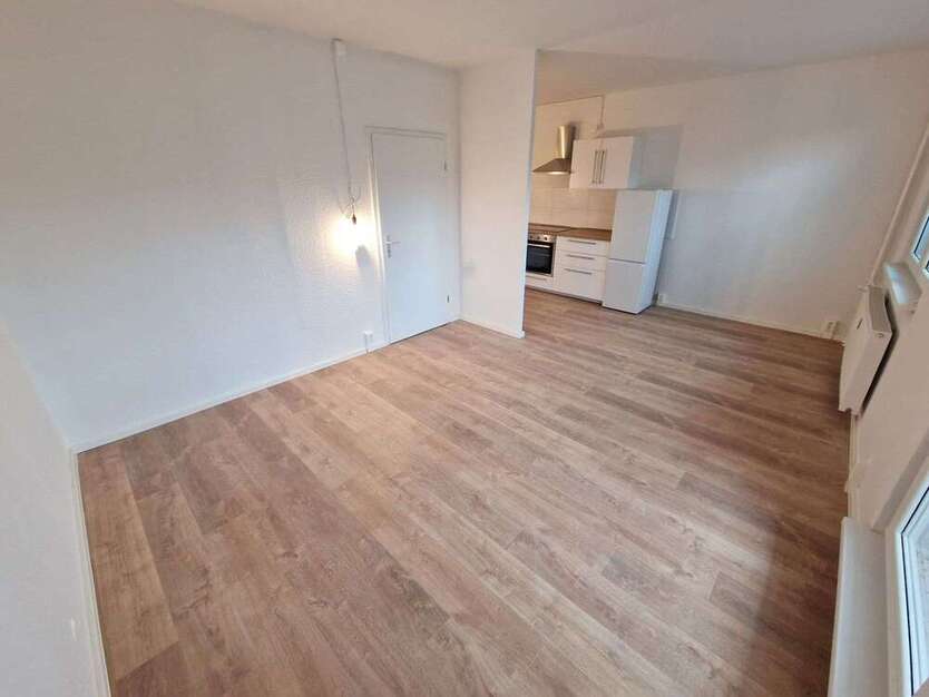 Wohnung zum Mieten in Halle 450 € 59 m²