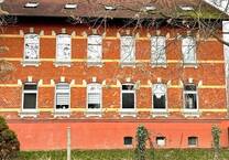Mehrfamilienhaus mit 5 Parteien: Gute Raumaufteilung, helle Räume.