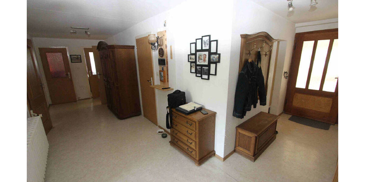 Einfamilienhaus Querfurt-Weißenschirmbach Weißenschirmbach - 4 Zimmer, 135 m&sup2;, 89.000&euro; | Angebot:25772199