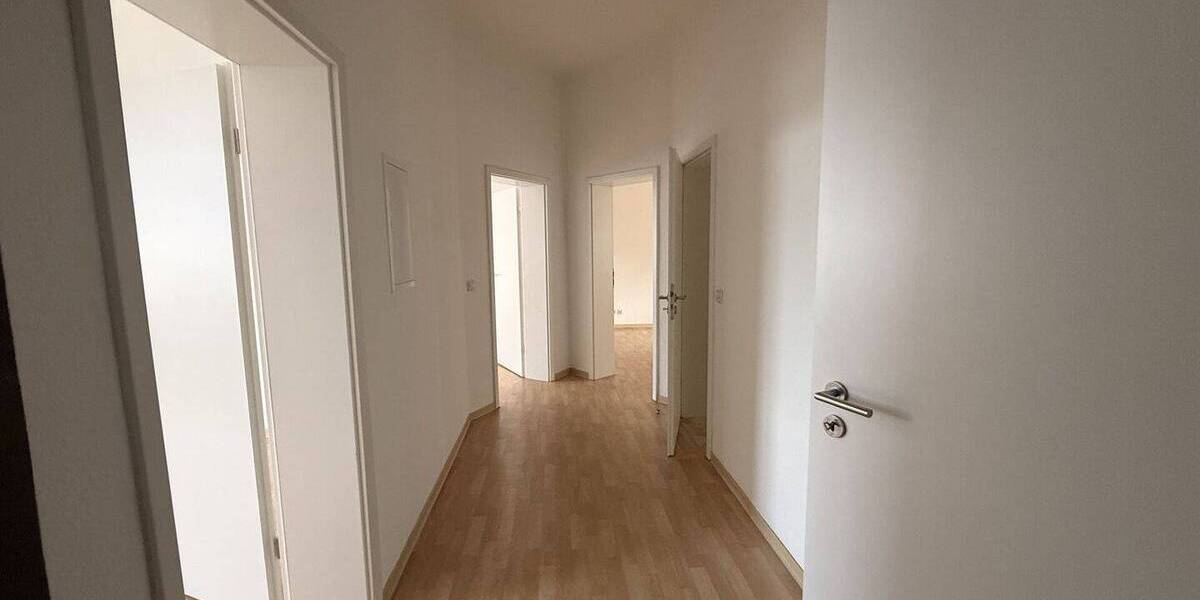 Etagenwohnung Bitterfeld Anhaltsiedlung - 4 Zimmer, 120 m&sup2;, 755&euro; | Angebot:26502887