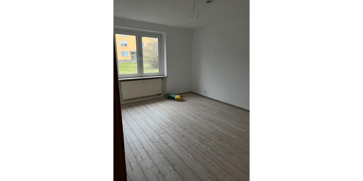 Erdgeschoßwohnung Bitterfeld-Wolfen Wolfen - 3 Zimmer, 82 m&sup2;, 130.000&euro; | Angebot:27204381