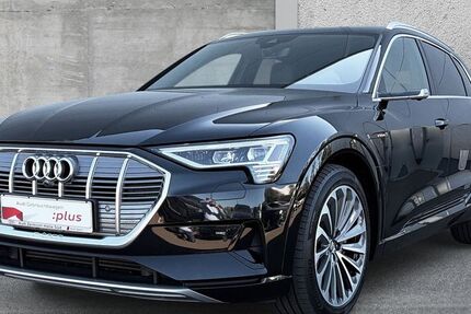 Audi e-tron 124.579 km 29.920 &euro; Halle (Saale) 06110