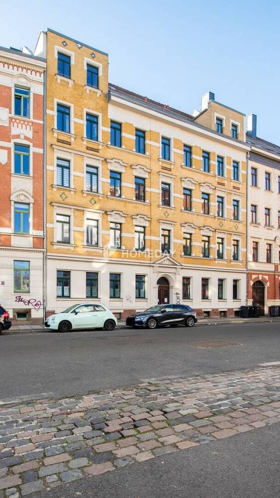 Gemütliche 2-Zimmer-Wohnung mit eigener Terrasse und Abstellkammer im sanierten Denkmalhaus