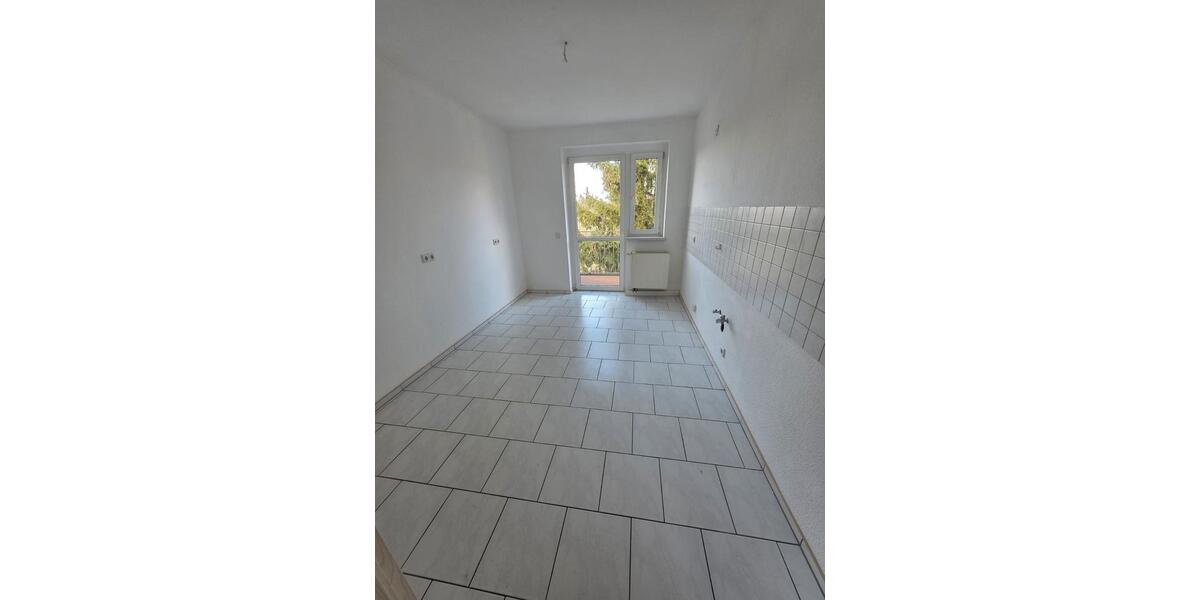 Dachgeschoßwohnung Halle (Saale) Damaschkestraße - 3 Zimmer, 72 m&sup2;, 660&euro; | Angebot:26003583