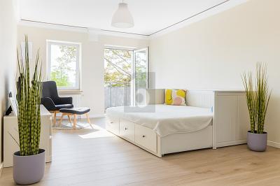 CHARMANTER ALTBAU MÖBLIERT & BEZUGSFERTIG