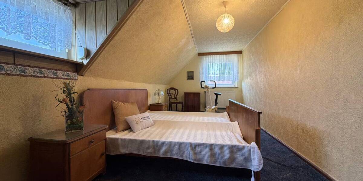 Doppelhaushälfte Bitterfeld-Wolfen Greppin - 4 Zimmer, 107 m&sup2;, 125.000&euro; | Angebot:26751001