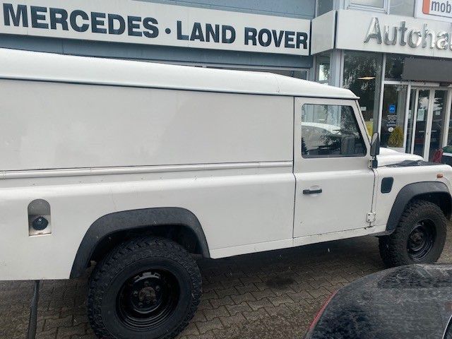 Land Rover Defender 215.000 km 17.900 € Halle/Saale 06116