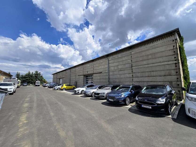 Halle in Schkeuditz 4.250 € 777.29 m²
