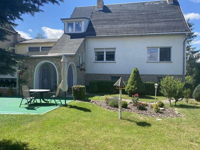Haus zum Kaufen in Weißenfels 390.000 € 250 m²