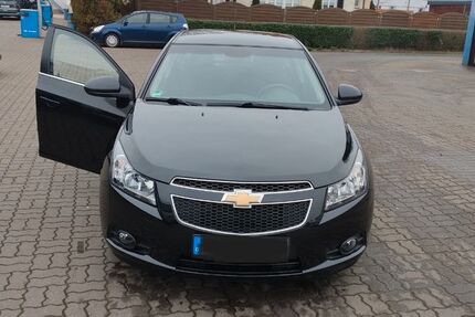 Chevrolet Cruze 122.584 km 9.990 &euro; Halle Saale 06122