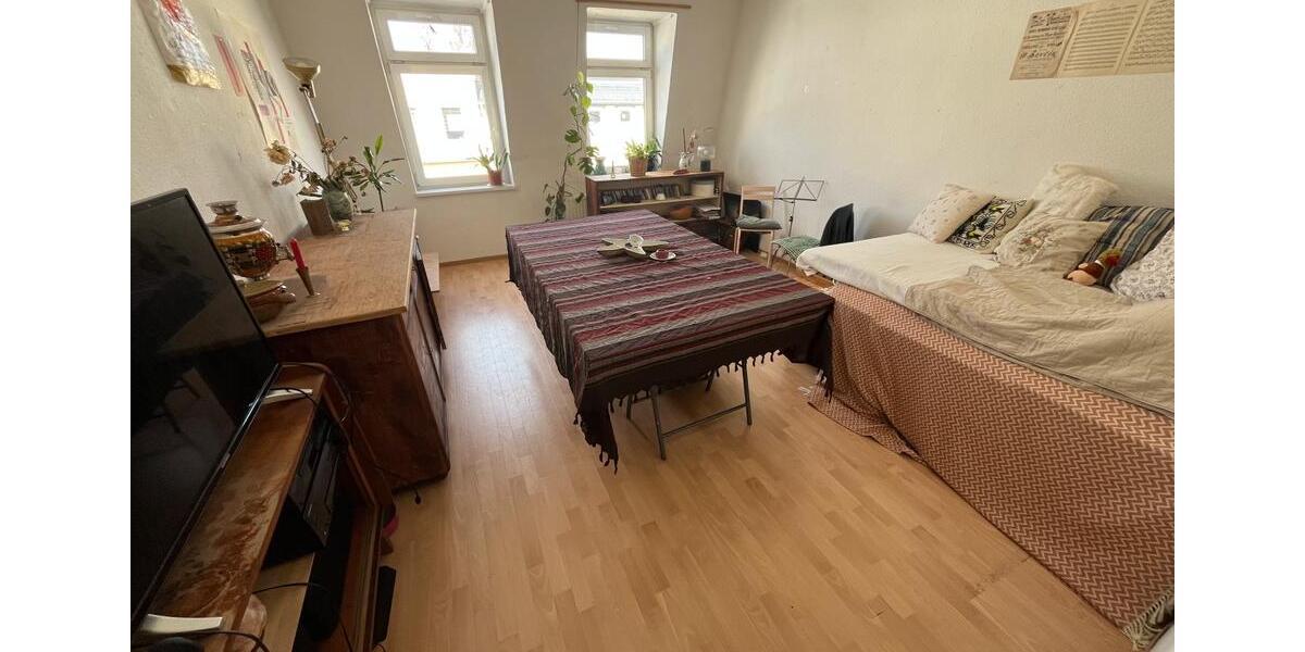 Dachgeschoßwohnung Halle (Saale) Damaschkestraße - 4 Zimmer, 96 m&sup2;, 547&euro; | Angebot:25652394