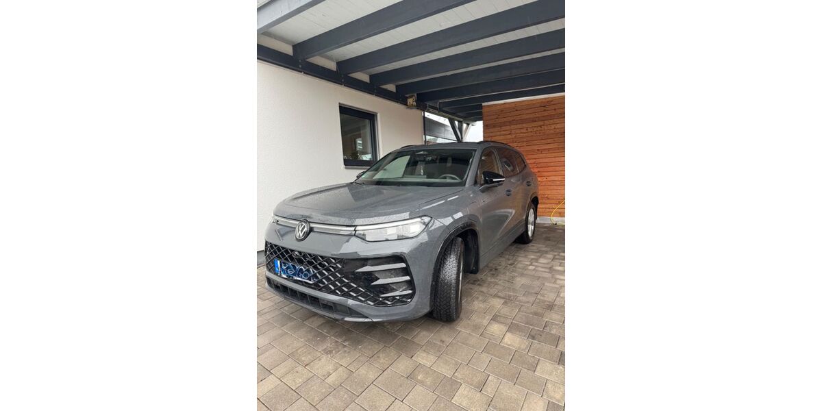 VW Tayron 17.500 km 49.400 &euro; Braunsbedra 06242