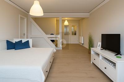 CHARMANTER ALTBAU MÖBLIERT & BEZUGSFERTIG