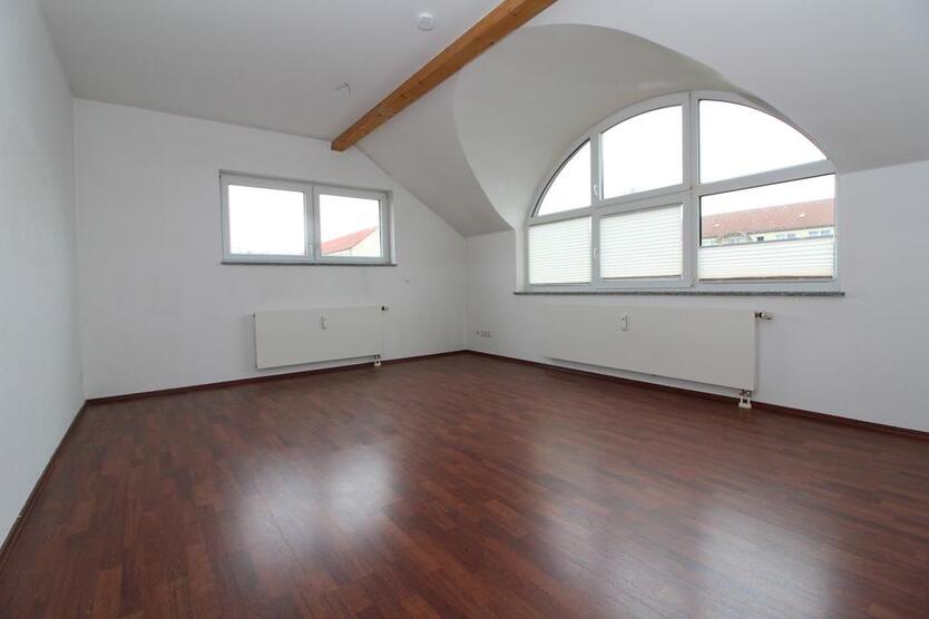 2 Zimmer Wohnung mit großer Dachterrasse zimmer