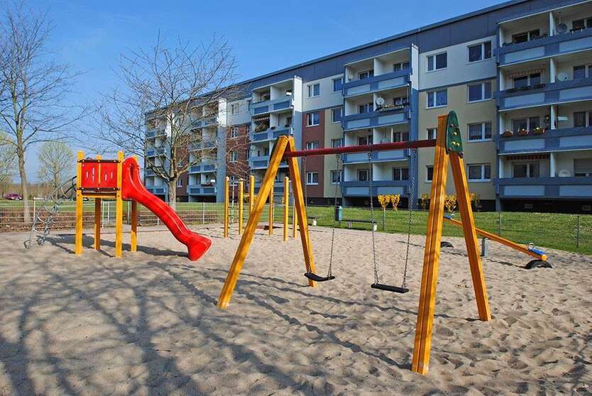 Wohnung zum Mieten in Halle (Saale) 352,14 € 65.09 m²