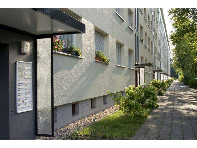 Wohnung zum Mieten in Halle (Saale) 344 € 50.86 m²