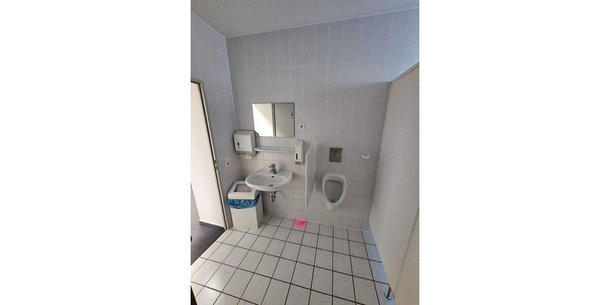 Gewerbeobjekt Halle (Saale) Innenstadt - 1 Zimmer, 210 m&sup2;, 1.175&euro; | Angebot:25899475