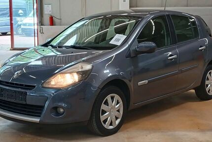 Renault Clio 123.000 km 3.200 &euro; Bad lauchstädt 06246