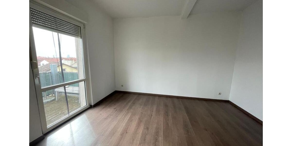 Dachgeschoßwohnung Halle (Saale) Silberhöhe - 2 Zimmer, 55 m&sup2;, 470&euro; | Angebot:25988221