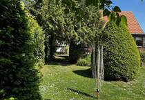 Idyllisches, großflächiges Grundstück mit charmantem kleinem Wohnhaus und beeindruckendem Baumbestand im östlichen S... Idyllisches, großflächiges Grundstück mit charmantem kleinem Wohnhaus und beeindruckendem Baumbestand im östlichen S...