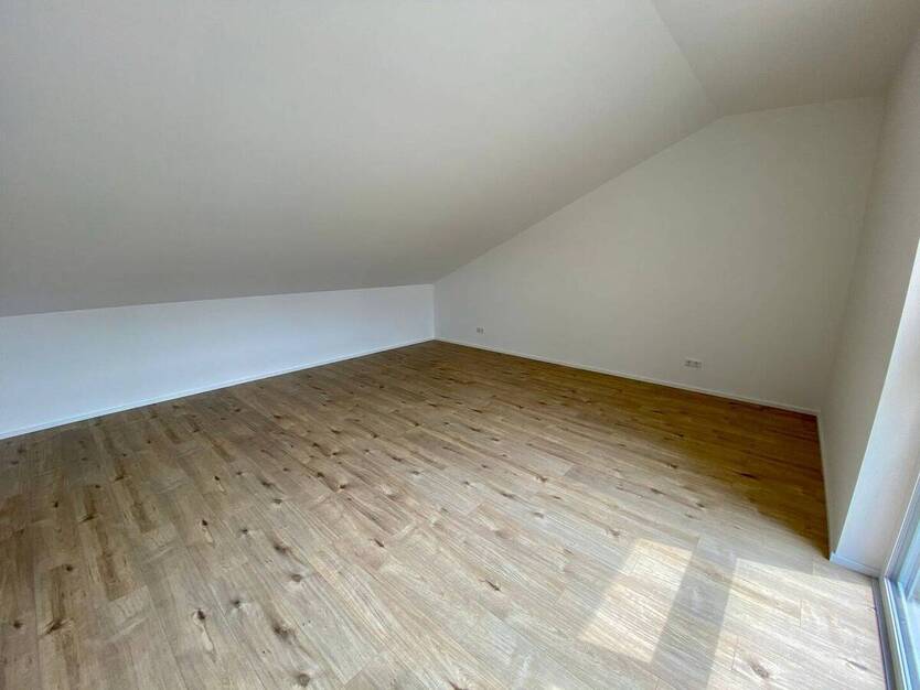 Einziehen und Wohlfühlen! Haushälfte mit Fußbodenheizung, Garage und Garten zu verkaufen! 4 zimmer