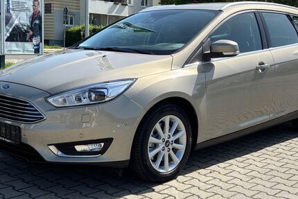 Ford Focus 123.488 km 9.950 &euro; Halle/Saale 06126
