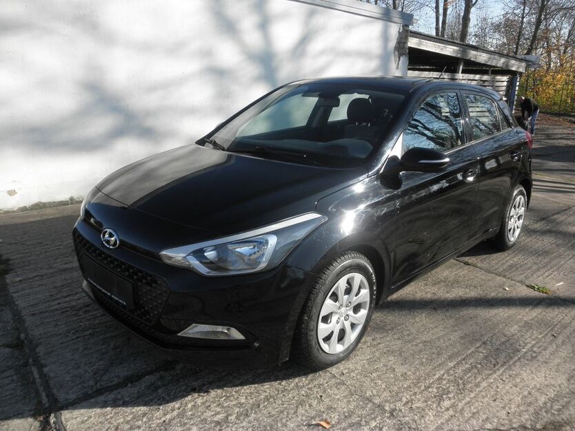 Hyundai i20 40.813 km 8.890 € Querfurt 06268