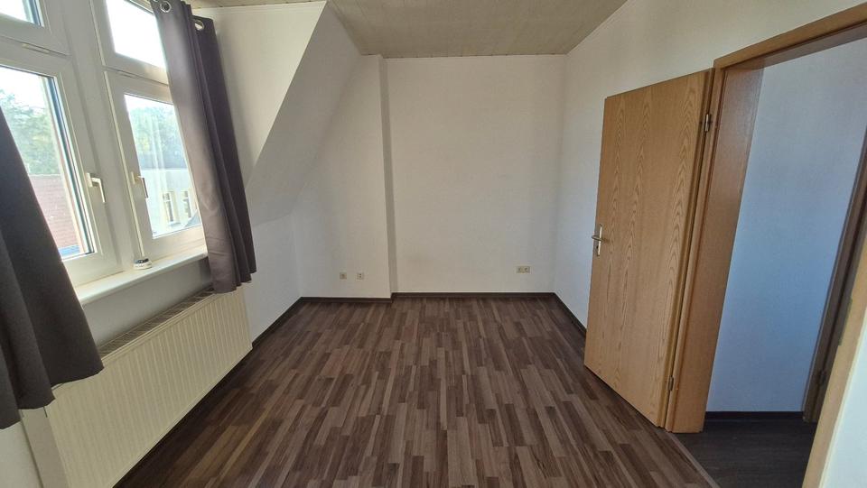 Dachgeschoßwohnung Halle (Saale) Frohe Zukunft - 2 Zimmer, 50 m&sup2;, 400&euro; | Angebot:25104004