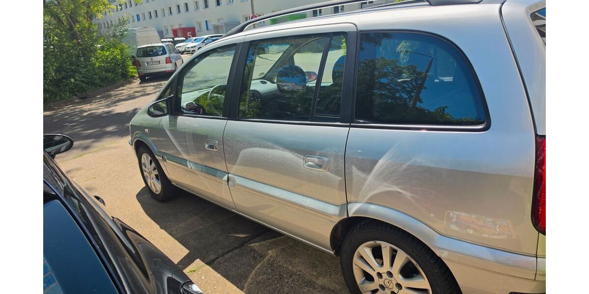 Opel Zafira 175.337 km 3.500 &euro; Halle 06122