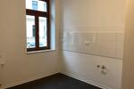 Frisch renoviert und bezugsfertig - 2 Zimmer, Küche, Bad!