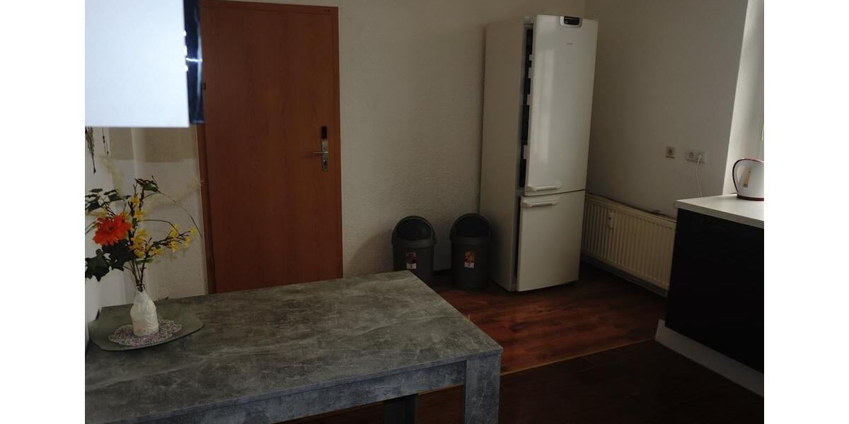 Etagenwohnung Halle (Saale) Büschdorf - 4 Zimmer, 100 m&sup2;, 700&euro; | Angebot:26587421