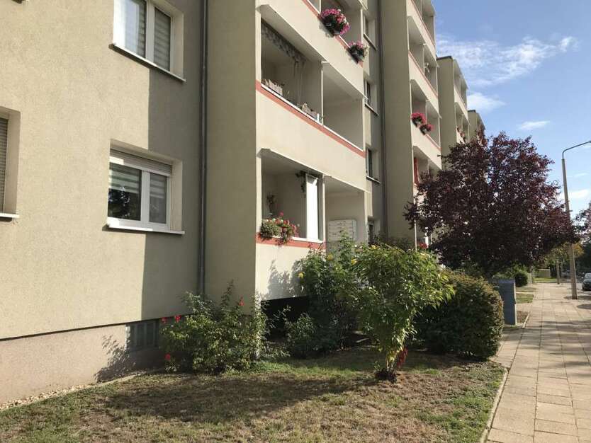 Wohnung zum Mieten in Halle (Saale) 340 € 57.3 m² 3 zimmer