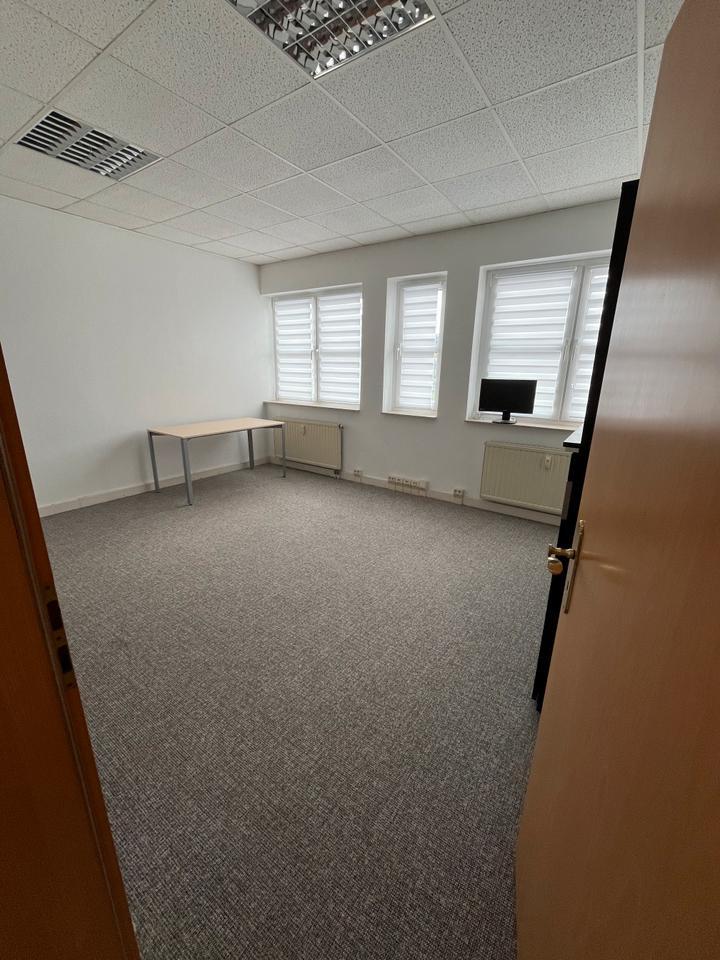 Helle Bürofläche in zentraler Lage zu vermieten