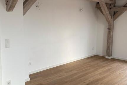 Traumhafte 3-Raum-Dachgeschosswohnung – neu saniert!!! 3 zimmer