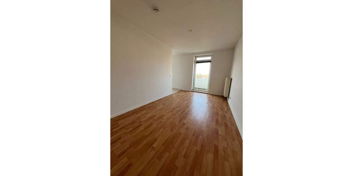 Zimmer Halle Damaschkestraße - 4 Zimmer, 86 m&sup2;, 695&euro; | Angebot:25984564