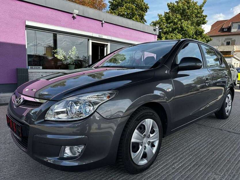 i30