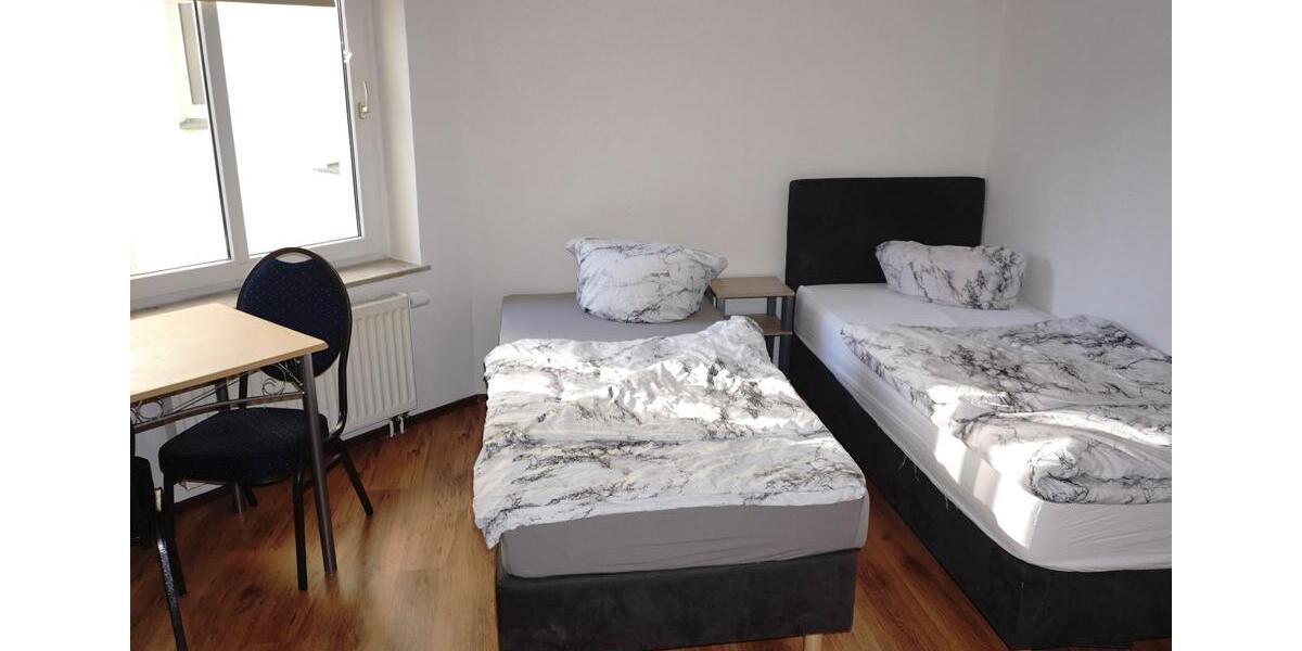 Etagenwohnung Halle (Saale) Büschdorf - 4 Zimmer, 100 m&sup2;, 700&euro; | Angebot:26587421