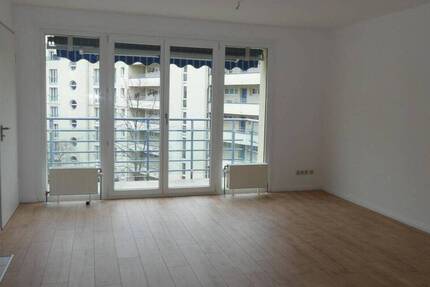 Zentrumsnah...Niedliche 3-Raum-Wohnung mit Balkon+Laminat!