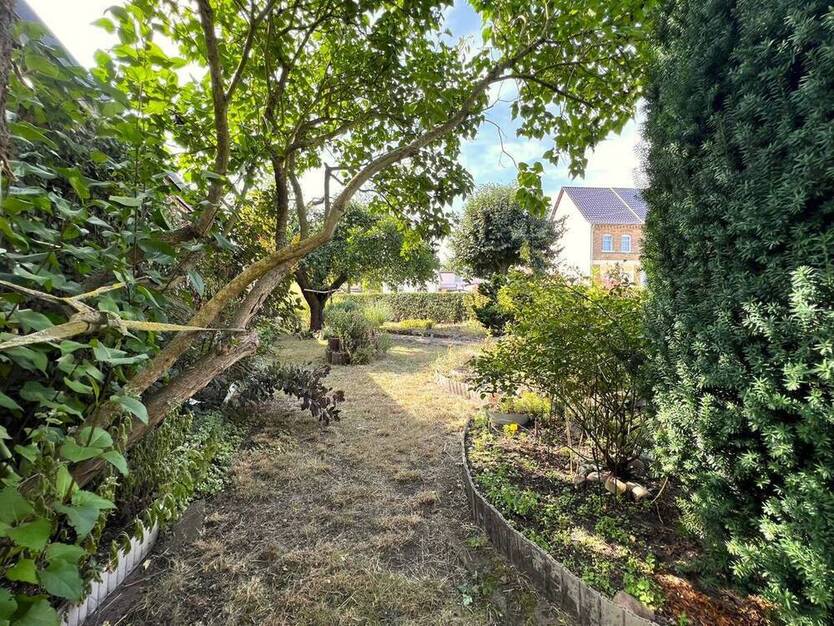 Idyllisches Einfamilenhaus mit Garage, überdachter Terrasse u. Garten in unmittelbarer Goitzschenähe