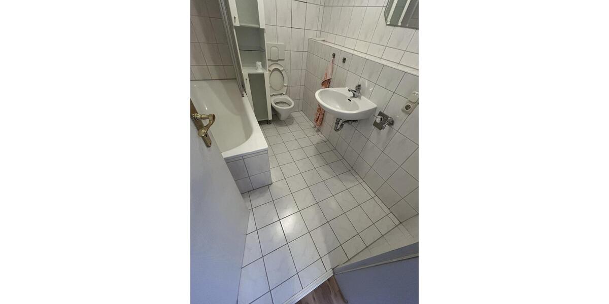 Dachgeschoßwohnung Halle (Saale) - 1 Zimmer, 37 m&sup2;, 315&euro; | Angebot:25307704
