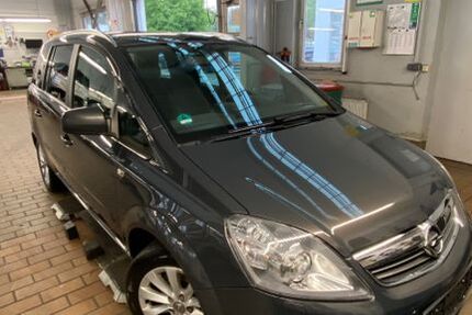 Opel Zafira 97.700 km 7.359 € Schkeuditz 04435
