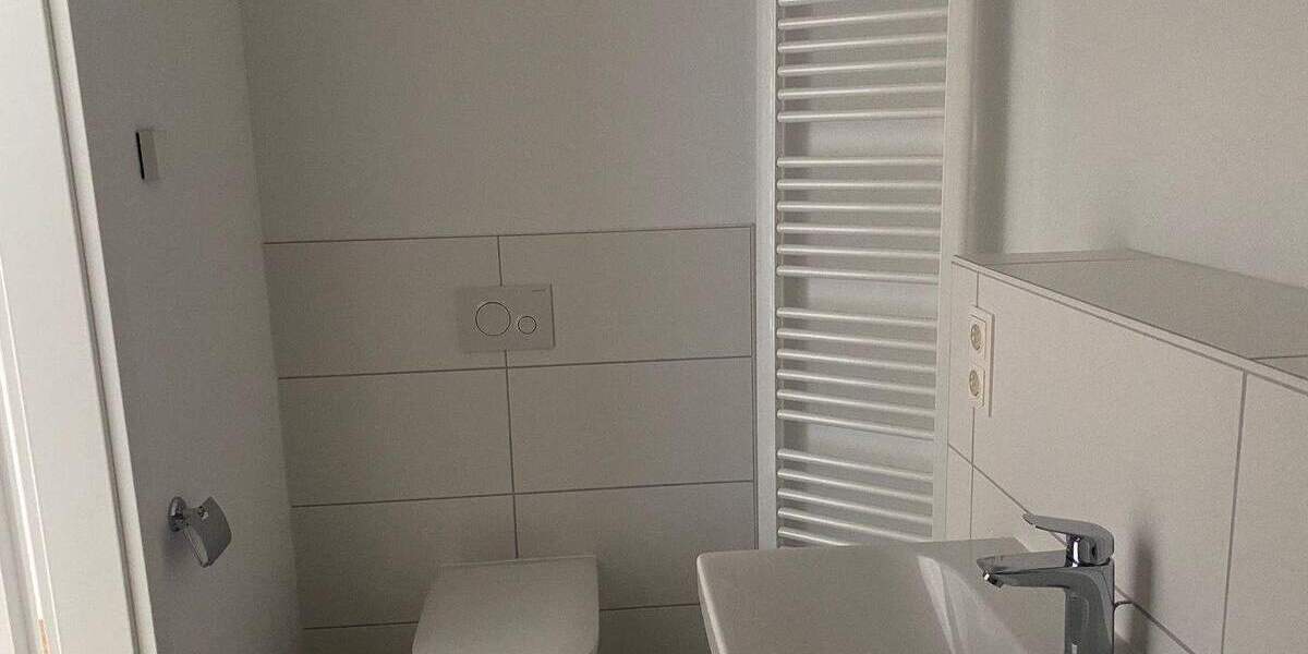 Etagenwohnung Halle (Saale) Innenstadt - 4 Zimmer, 101 m&sup2;, 1.300&euro; | Angebot:26274022