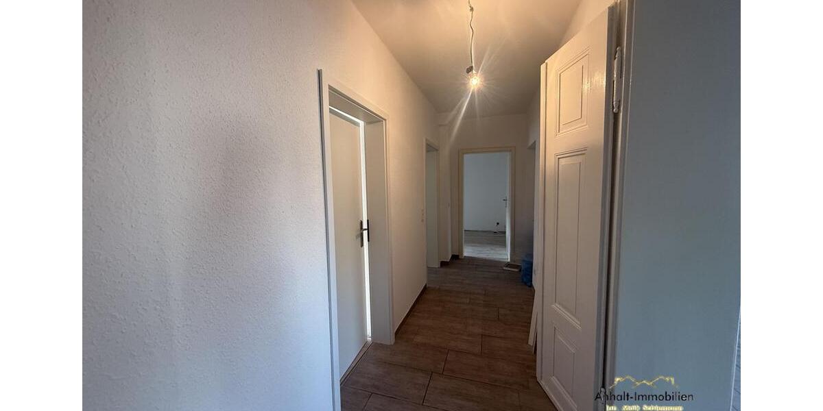 Erdgeschoßwohnung Bitterfeld-Wolfen Bitterfeld - 3 Zimmer, 85 m&sup2;, 560&euro; | Angebot:23740658