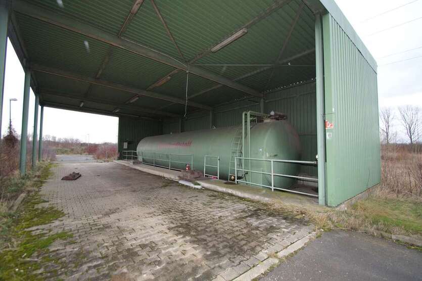 ++Gewerbehof mit Lagerhalle und Bürohaus an der B186++ zimmer