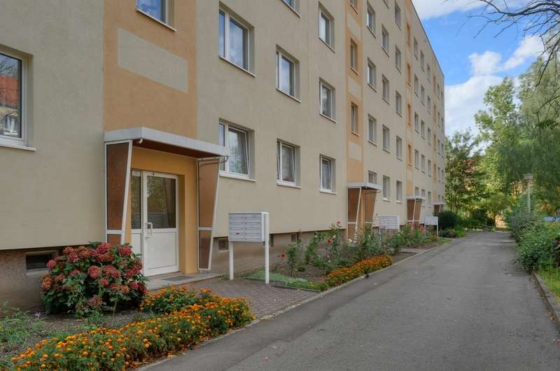 Wohnung zum Mieten in Halle 375 € 58.35 m²