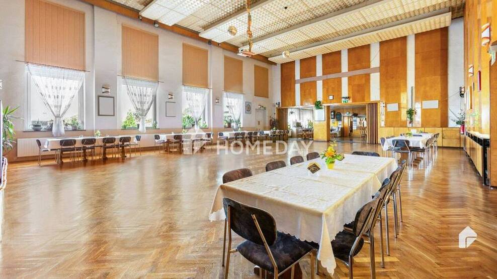 Einfamilienhaus + Gewerbe - Vielseitiges Mehrzweckgebäude mit großem Potenzial, ideal für Investoren
